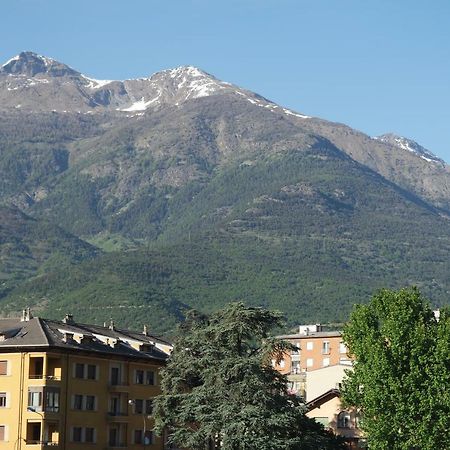 Appartamento A 100 Metri Da Piazza Della Repubblica Aria Condizionata Aosta Bagian luar foto